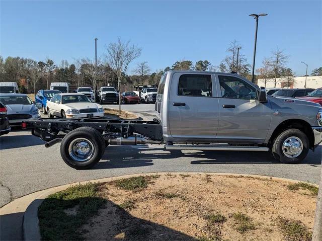 2024 RAM Ram 3500 Chassis Cab RAM 3500 TRADESMAN CREW CAB CHASSIS 4X4 60 CA