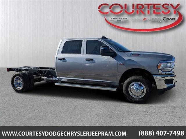 2024 RAM Ram 3500 Chassis Cab RAM 3500 TRADESMAN CREW CAB CHASSIS 4X4 60 CA