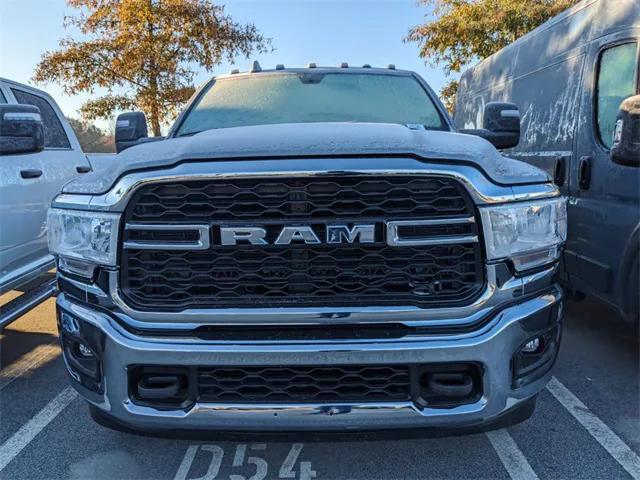 2024 RAM Ram 3500 Chassis Cab RAM 3500 TRADESMAN CREW CAB CHASSIS 4X4 60 CA