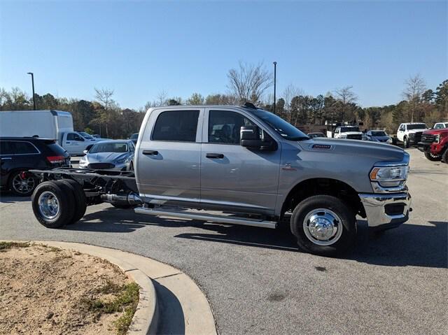 2024 RAM Ram 3500 Chassis Cab RAM 3500 TRADESMAN CREW CAB CHASSIS 4X4 60 CA
