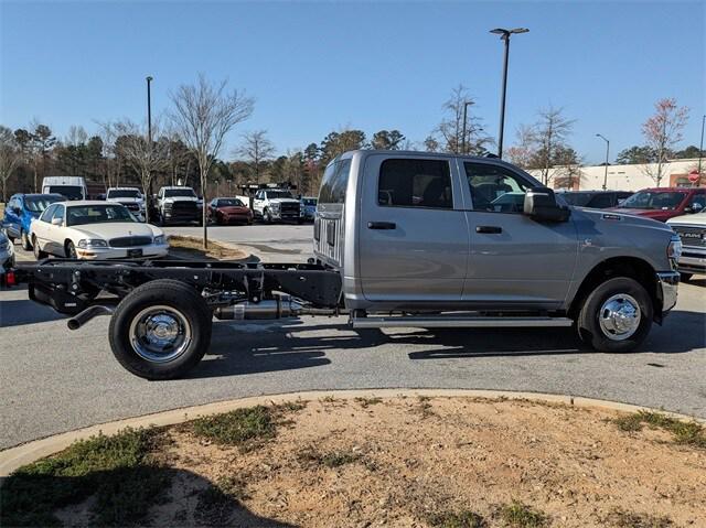 2024 RAM Ram 3500 Chassis Cab RAM 3500 TRADESMAN CREW CAB CHASSIS 4X4 60 CA