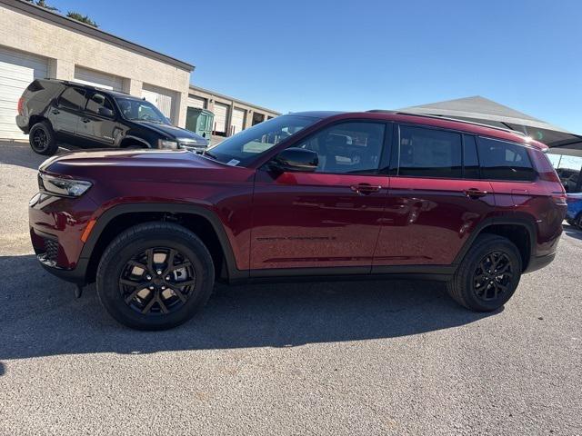 2025 Jeep Grand Cherokee GRAND CHEROKEE L ALTITUDE 4X4