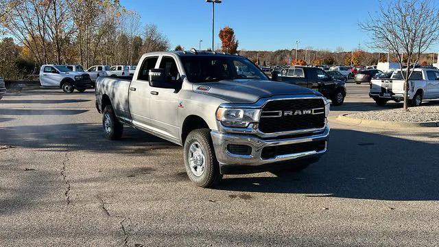 2024 RAM Ram 3500 RAM 3500 TRADESMAN CREW CAB 4X4 8 BOX