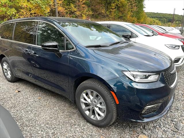 2025 Chrysler Pacifica PACIFICA SELECT AWD