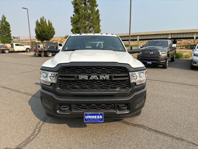 2022 RAM 3500 Tradesman Crew Cab 4x4 8 Box