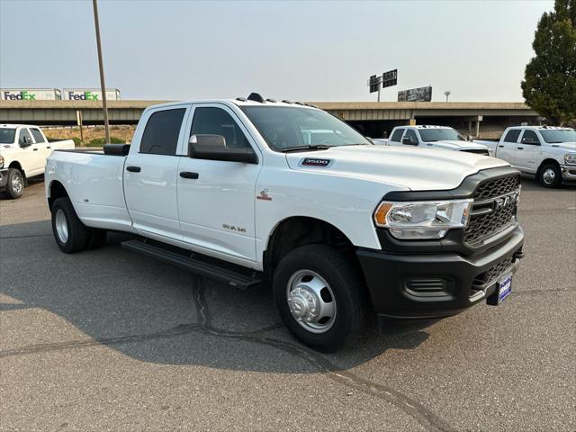 2022 RAM 3500 Tradesman Crew Cab 4x4 8 Box