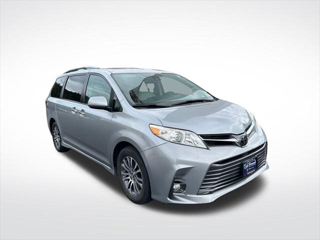 2018 Toyota Sienna XLE 8 Passenger