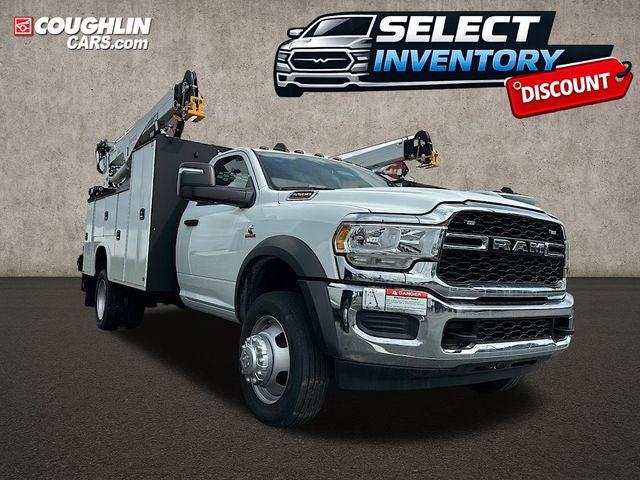 2024 RAM Ram 5500 Chassis Cab RAM 5500 TRADESMAN CHASSIS REGULAR CAB 4X4 84 CA 2024 RAM Ram 5500 Chassis Cab RAM 5500 TRADESMAN CHASSIS REGULAR CAB 4X4 84 CA