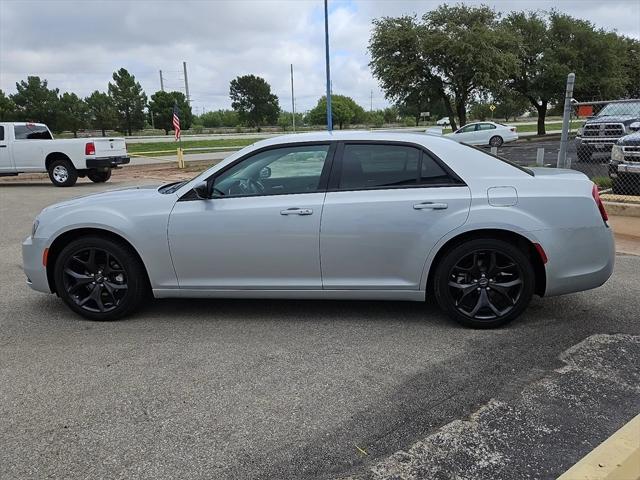 2022 Chrysler 300 Touring