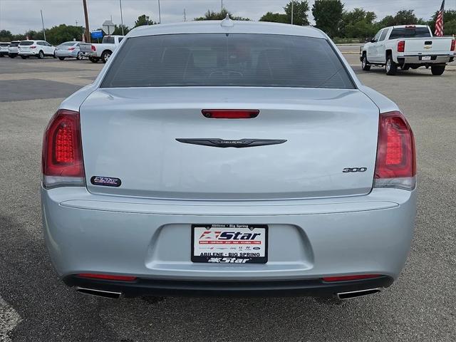 2022 Chrysler 300 Touring