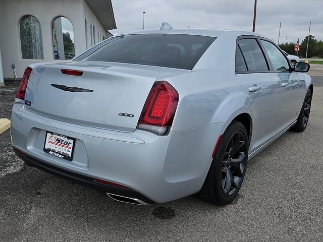 2022 Chrysler 300 Touring