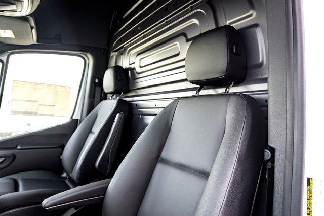 2025 Mercedes-Benz Sprinter 2500 High Roof 4-Cyl Diesel HO