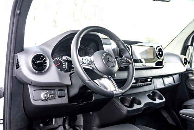 2025 Mercedes-Benz Sprinter 2500 High Roof 4-Cyl Diesel HO
