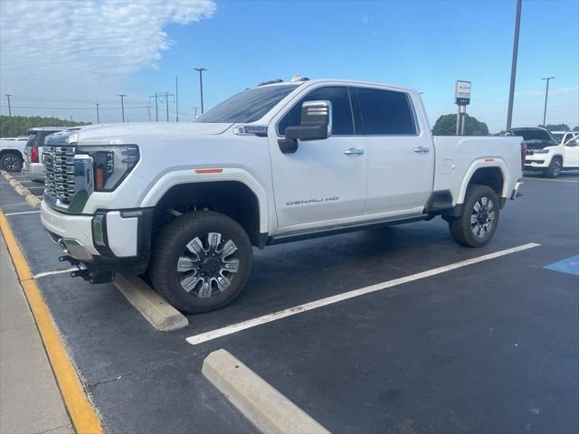 2024 GMC Sierra 2500HD 4WD Crew Cab Standard Bed Denali