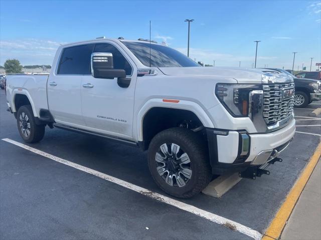 2024 GMC Sierra 2500HD 4WD Crew Cab Standard Bed Denali