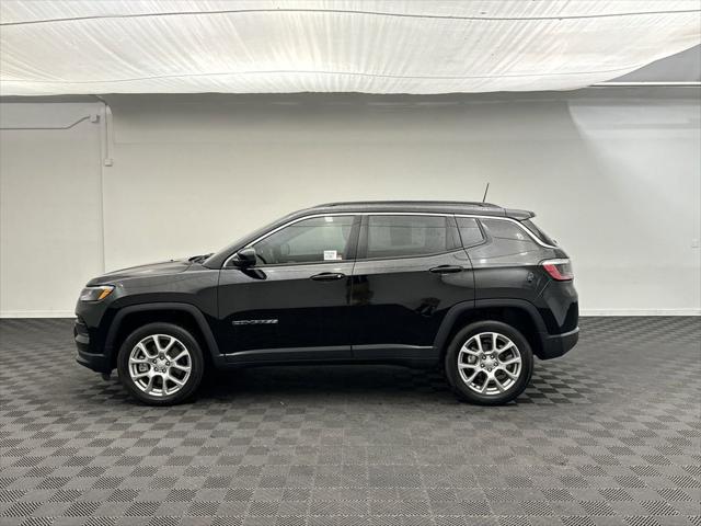 2023 Jeep Compass Latitude Lux FWD