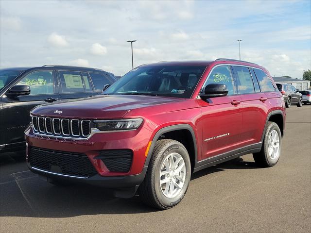 2025 Jeep Grand Cherokee GRAND CHEROKEE LAREDO X 4X4