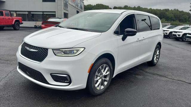 2025 Chrysler Pacifica PACIFICA SELECT AWD