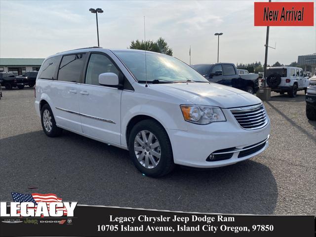 2016 Chrysler Town and Country Touring