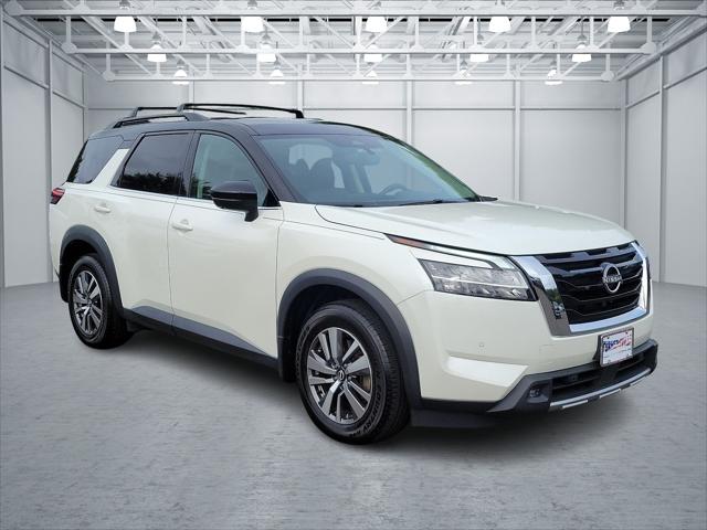 2022 Nissan Pathfinder SL 4WD