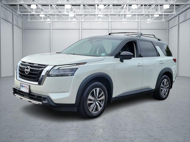 2022 Nissan Pathfinder SL 4WD