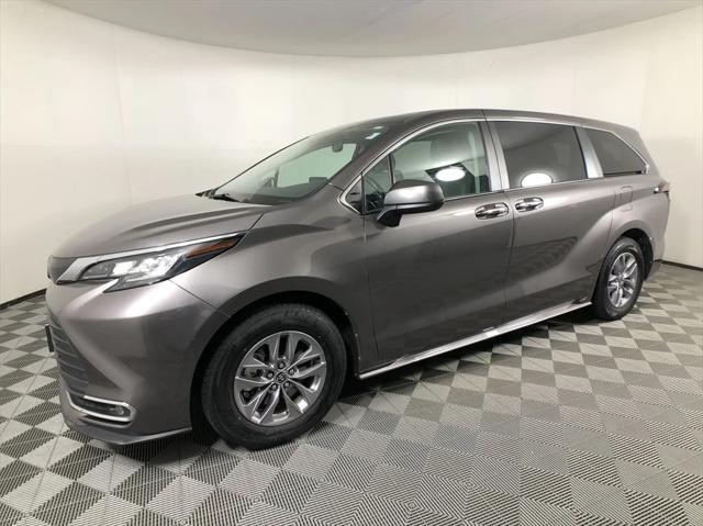 2022 Toyota Sienna XLE