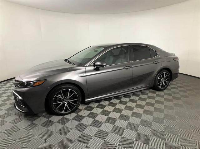 2021 Toyota Camry SE Hybrid