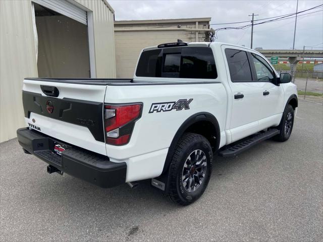 2024 Nissan TITAN Crew Cab PRO-4X 4x4