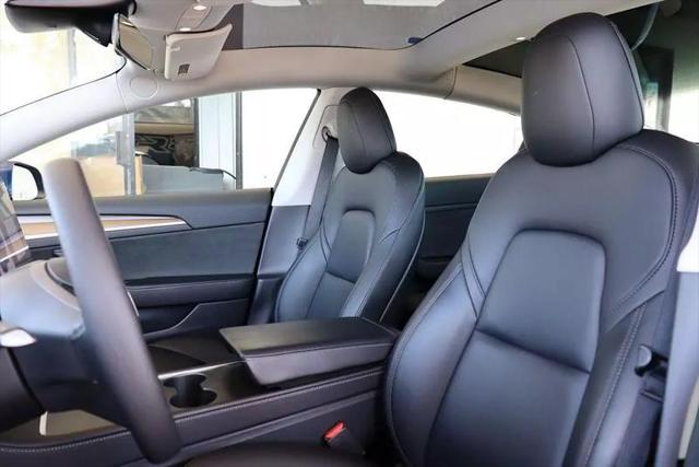 2021 Tesla Model 3 Standard Range Plus Rear-Wheel Drive
