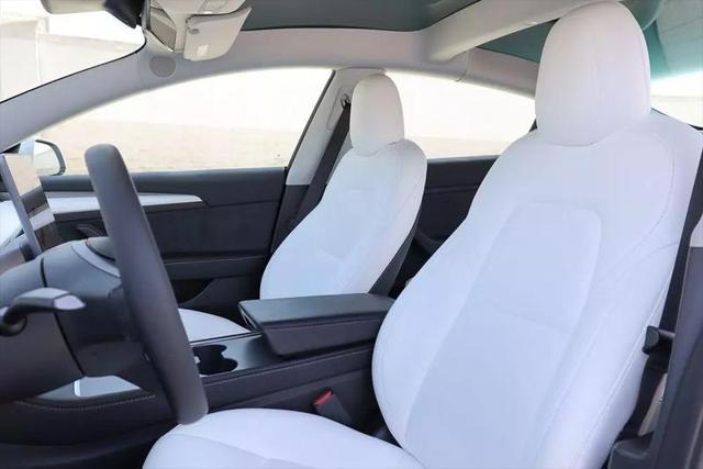 2022 Tesla Model 3 Rear-Wheel Drive