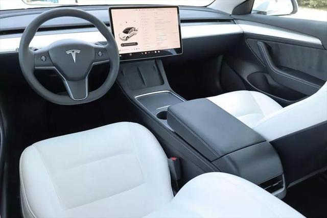 2022 Tesla Model 3 Rear-Wheel Drive
