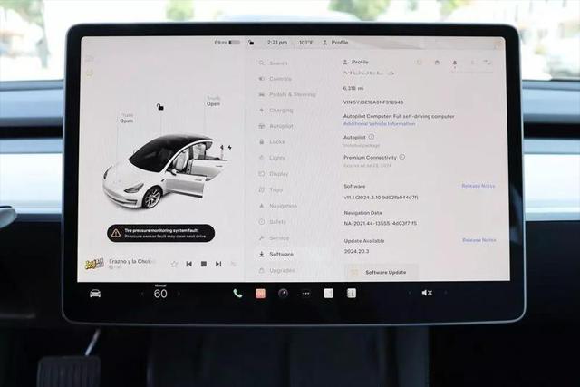 2022 Tesla Model 3 Rear-Wheel Drive