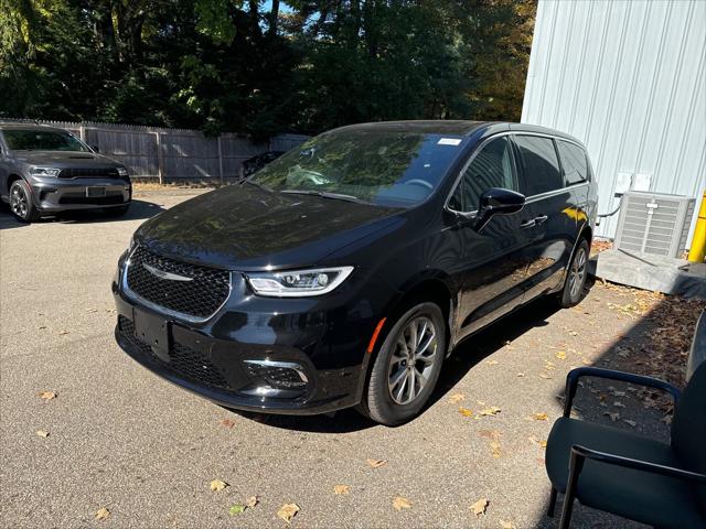 2025 Chrysler Pacifica PACIFICA SELECT AWD