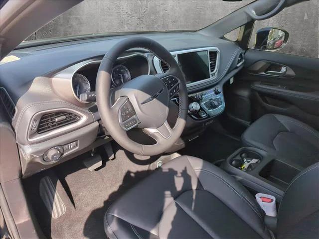 2025 Chrysler Pacifica PACIFICA SELECT AWD