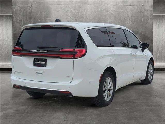 2025 Chrysler Pacifica PACIFICA SELECT AWD