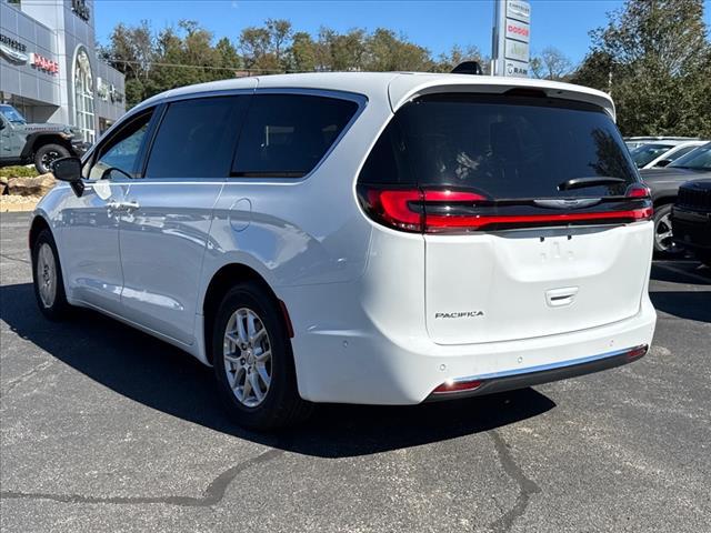 2025 Chrysler Pacifica PACIFICA SELECT