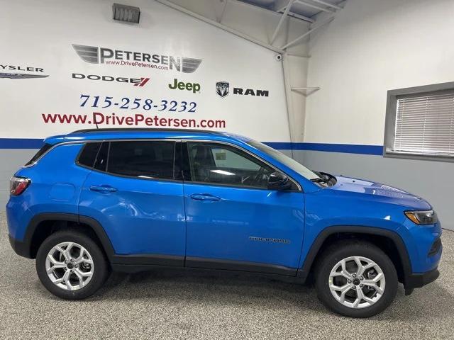 2025 Jeep Compass COMPASS LATITUDE 4X4