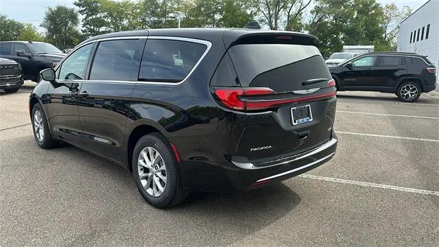 2025 Chrysler Pacifica PACIFICA SELECT AWD