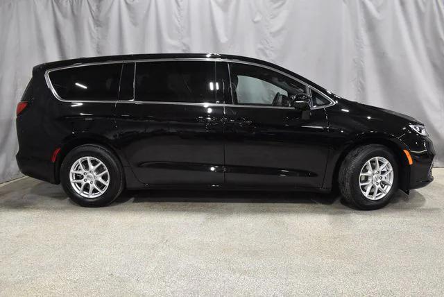 2025 Chrysler Pacifica PACIFICA SELECT