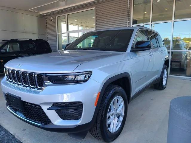 2025 Jeep Grand Cherokee GRAND CHEROKEE LAREDO X 4X2