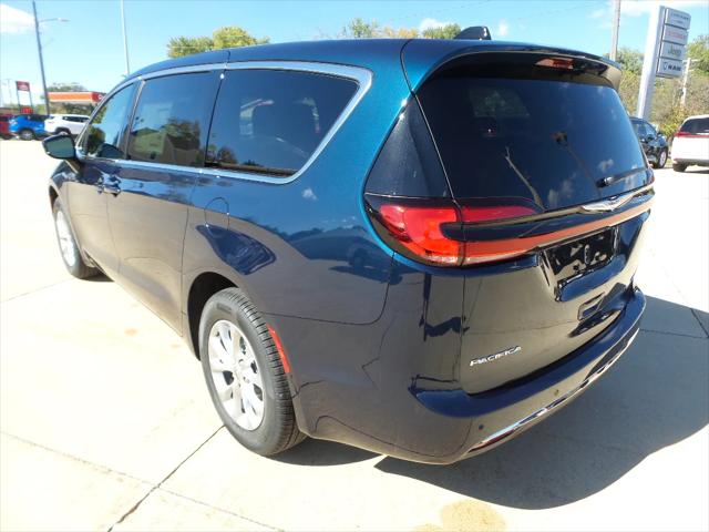 2025 Chrysler Pacifica PACIFICA SELECT AWD