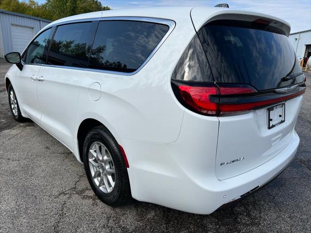 2025 Chrysler Pacifica PACIFICA SELECT