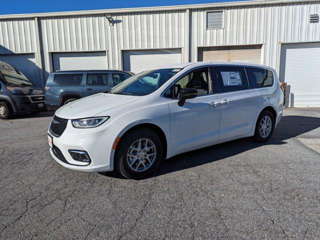 2025 Chrysler Pacifica PACIFICA SELECT