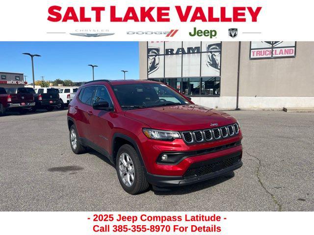 2025 Jeep Compass COMPASS LATITUDE 4X4