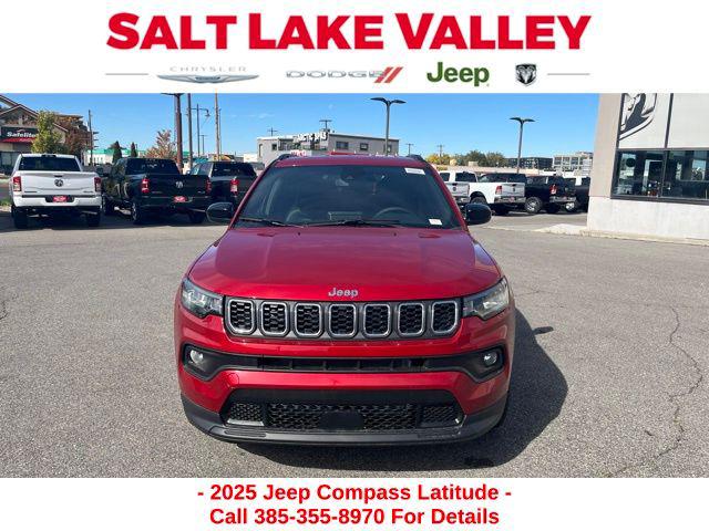 2025 Jeep Compass COMPASS LATITUDE 4X4