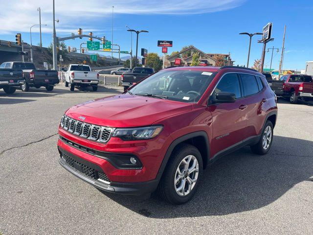 2025 Jeep Compass COMPASS LATITUDE 4X4