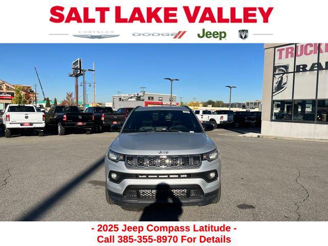 2025 Jeep Compass COMPASS LATITUDE 4X4