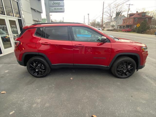 2025 Jeep Compass COMPASS LATITUDE 4X4