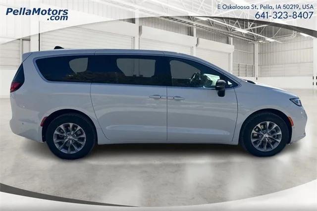 2025 Chrysler Pacifica PACIFICA SELECT AWD