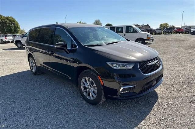 2025 Chrysler Pacifica PACIFICA SELECT AWD